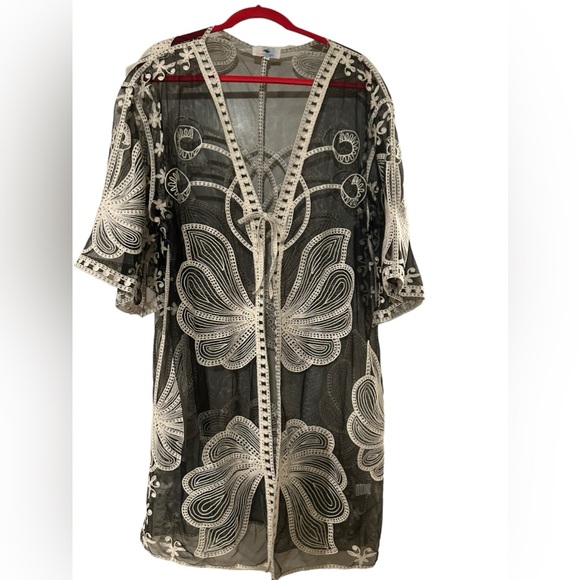 Netting and embroidery kimono - Picture 1 of 5